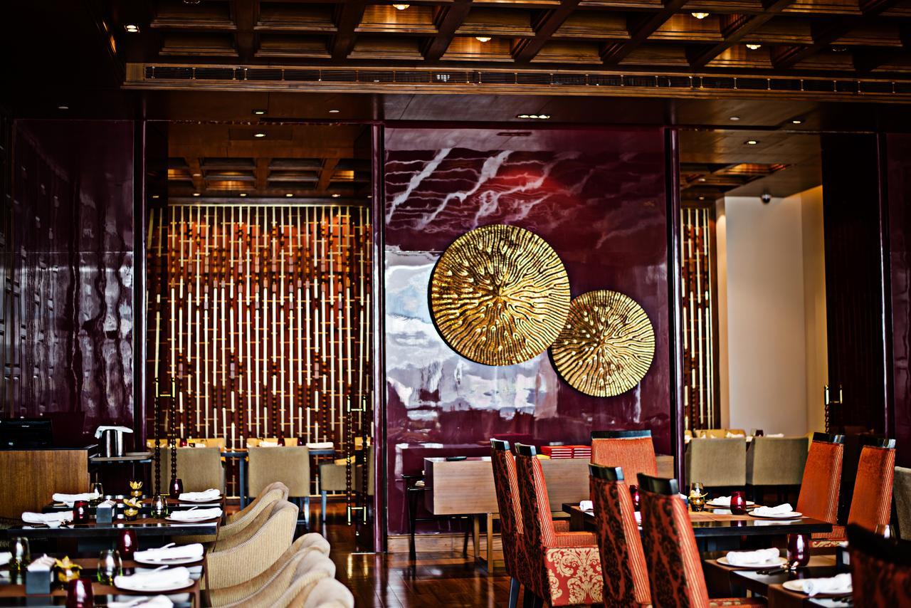 Taj City Centre Gurugram Gurgaon Exterior foto Interior of the restaurant